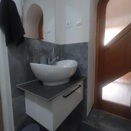 Karin Апартаменты Huty