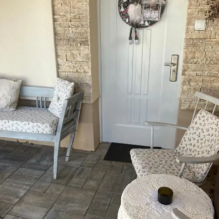 Апартаменты Karin